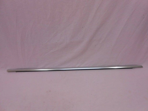 VW Passat B6,B7 2005-2014 Jobb első ajtó króm vízlehúzó 3C4837476B