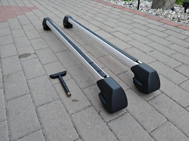 VW Passat B6 B7 gy�ri tet�csomagtart�. Z�rhat�