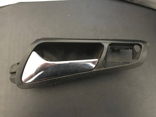 VW Passat B6 -* bal első ajtó kilincs