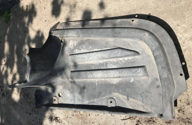 VW Passat B6 * hátsó alsó burkolat