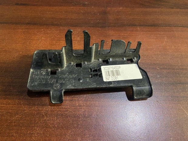 VW Passat B6 csatlakoz� tart� elad�