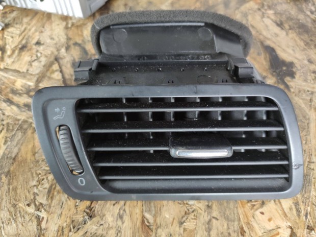 VW Passat B6 jobb szellz