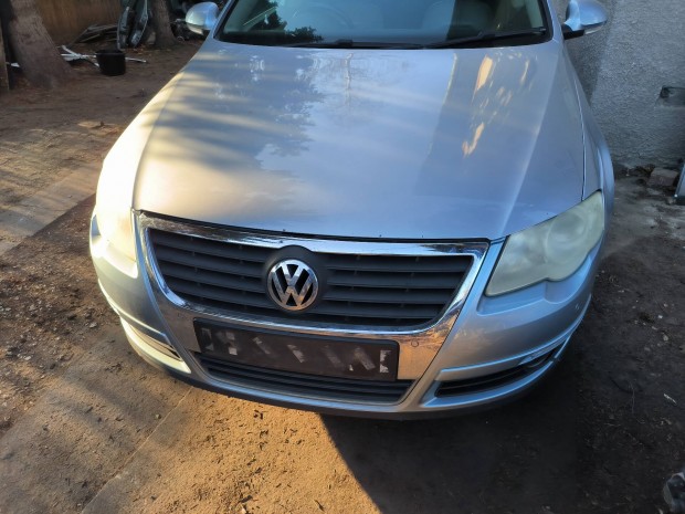 VW Passat B6 lb5m gyári motorháztető rozsdamentes