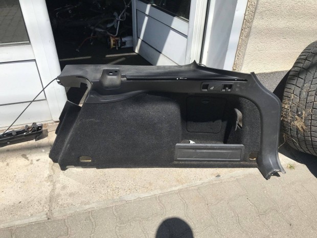 VW Passat B7 Variant jobb hátsó csomagtér burkolat