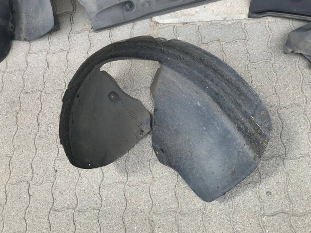 VW Passat B7 / bal első dobbetét 3AA 805 977