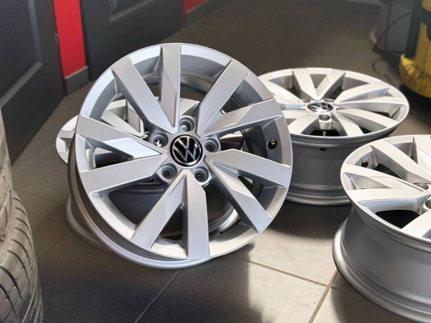 VW Passat B8 16" 5x112 gy�ri alufelni elad� 16 coll Golf Caddy