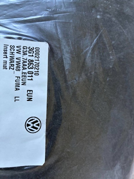 VW Passat B8.5 gyári autószőnyeg -gyári bontatlan-