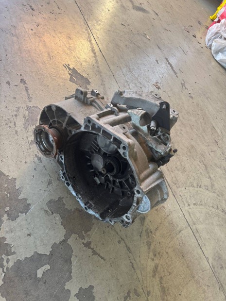 VW Passat B8 6 sebességes kézi váltó eladó!!! 100.000km