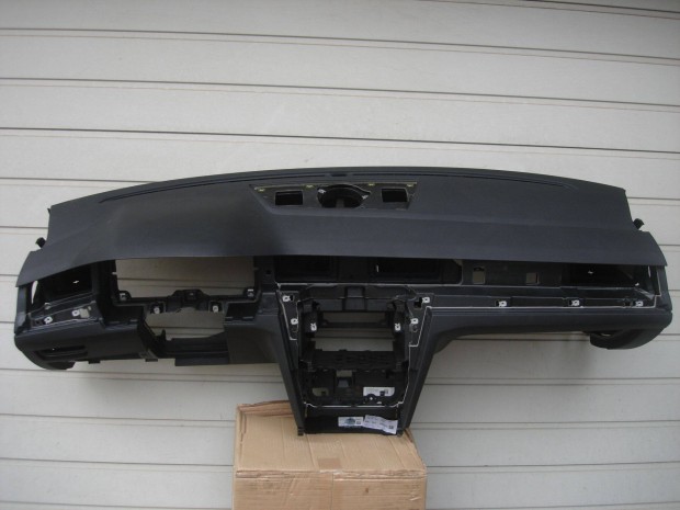 VW Passat B8 Mszerfal Prna Gyri eredeti Nem Javtott 3G1857003