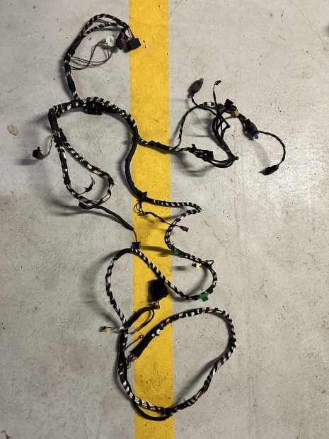 VW Passat B8 elektromos csomagt�r k�belk�teg