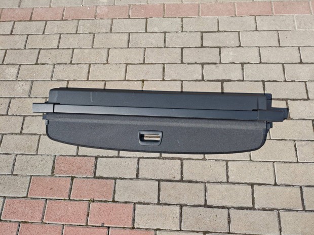 VW Passat B9 gy�ri kalaptart� csomagt�rrol�