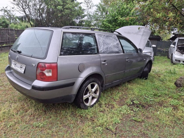 VW Passat B 5.5 LD7W jobb első ajtó rozsdamentes
