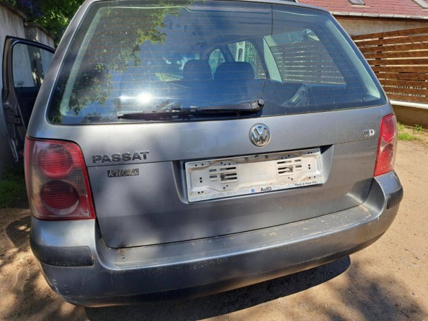 VW Passat B 5.5 csomagtérajtó LD7W, rozsdamentes állapotú