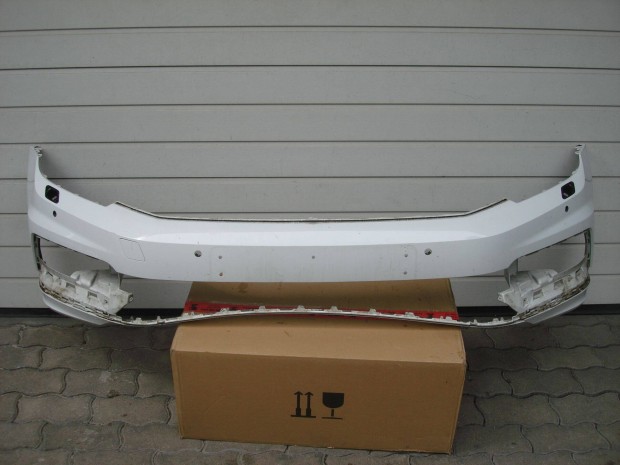 VW Passat B VIII R-Line radaros mosós első lökhárító 3G0807221D 2015-t