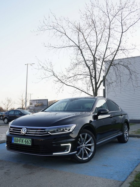 VW Passat GTE Plug-in-Hybrid  Sedan | Full extra