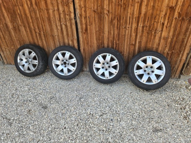 VW Passat alufelni 16 os