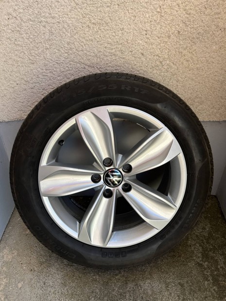 VW Passat b8 17-es alufelni 215/55r17 nyrigumival