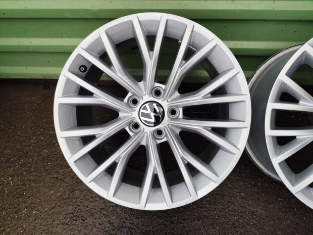 VW Passat b8 b9 sharan 7n t-roc gyári alufelni 5x112 17"