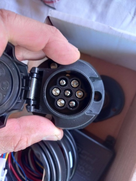 VW Passat b8 von�horog k�belk�teg elad�