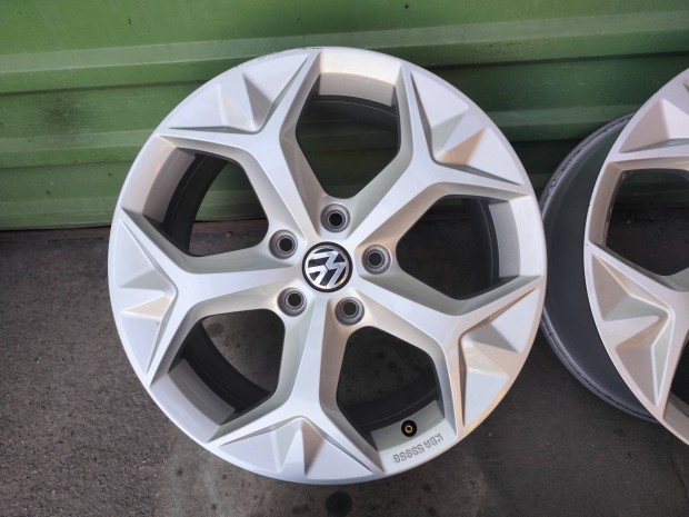 VW Passat touran caddy golf t-roc sharan gyári alufelni 5x112 17"