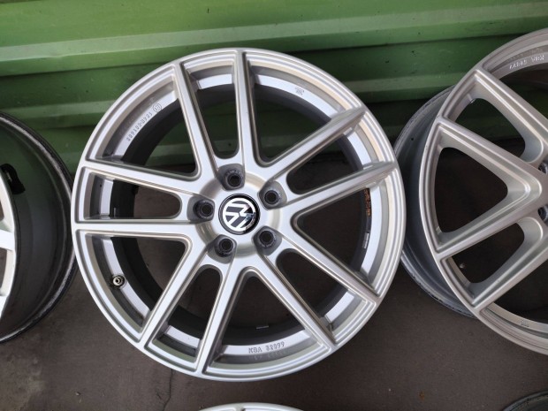 VW Passat touran caddy golf t-roc sharan gyári alufelni 5x112 18"