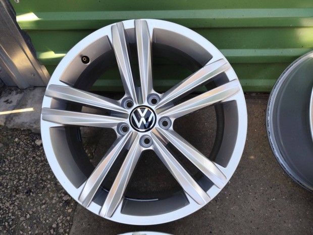 VW Passat touran caddy golf t-roc tiguan sharan 5x112 18"