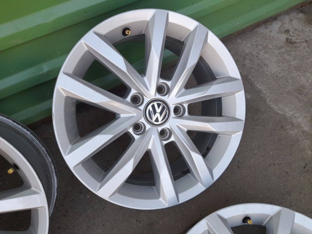 VW Passat touran caddy jetta t-roc gyri alufelni 5x112 16"