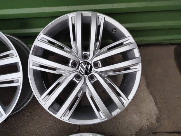 VW Passat touran caddy t-roc tiguan gyri alufelni 5x112 19"