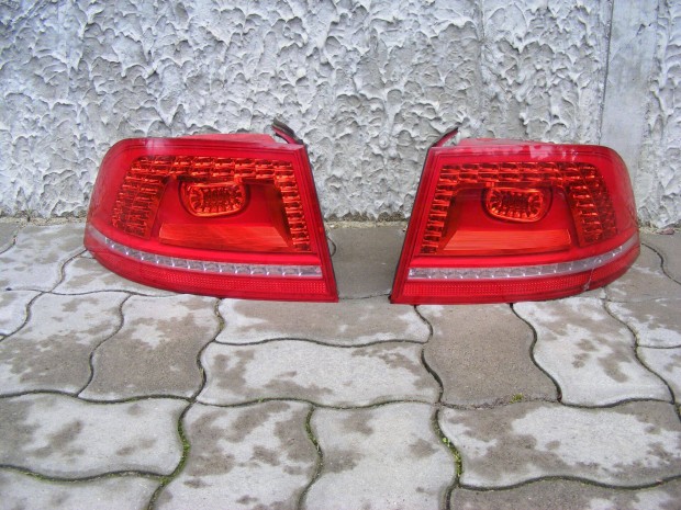 VW Phaeton Facelift hátsó lámpa, díszrács, dobbetét