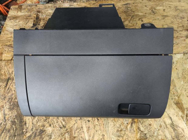 VW Polo 6R V 2009-2014 kesztyűtartó