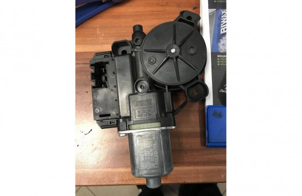 VW Polo 6R - jobb hts ablakemel motor 6R0 959 812 N