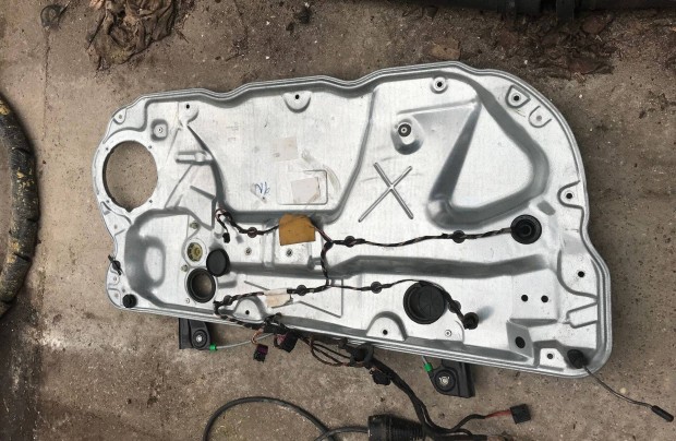 VW Polo 9N - bal ablakemelő szerkezet