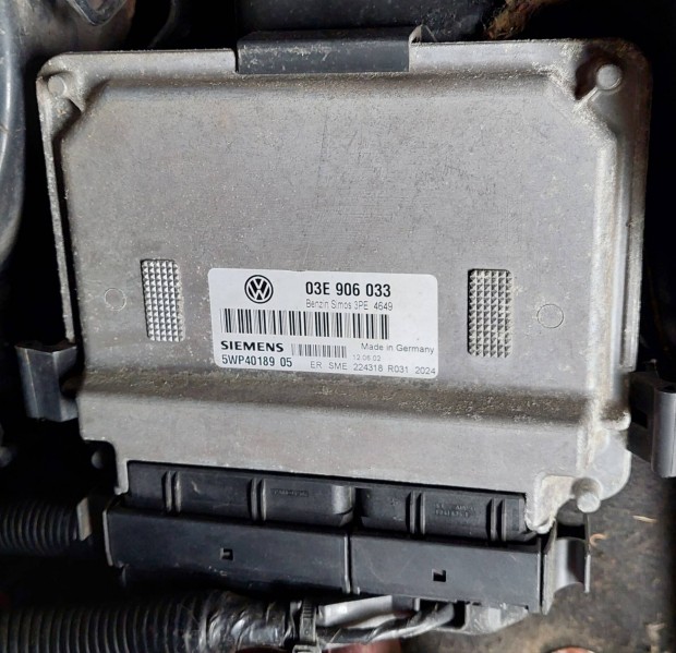 VW Polo ECU 03E906033