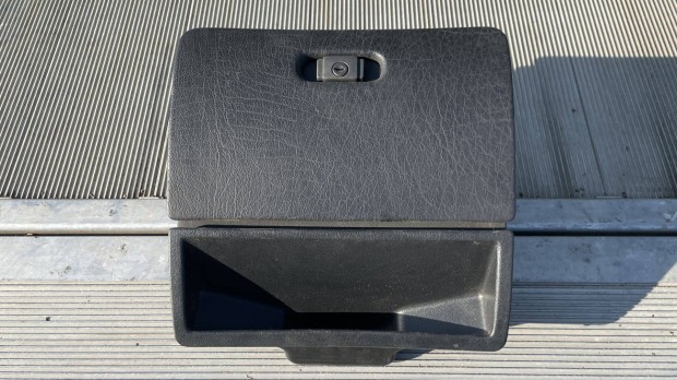 VW Polo Seat Cordoba Ibiza keszttyűtartó 6K1857103F