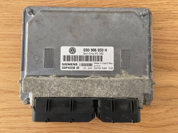 VW Polo , Fox Motorvezrl 1,2 Benzin , 03D 906 033 H