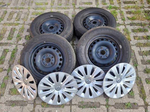 VW R15 5x112 acélfelni dísztárcsával
