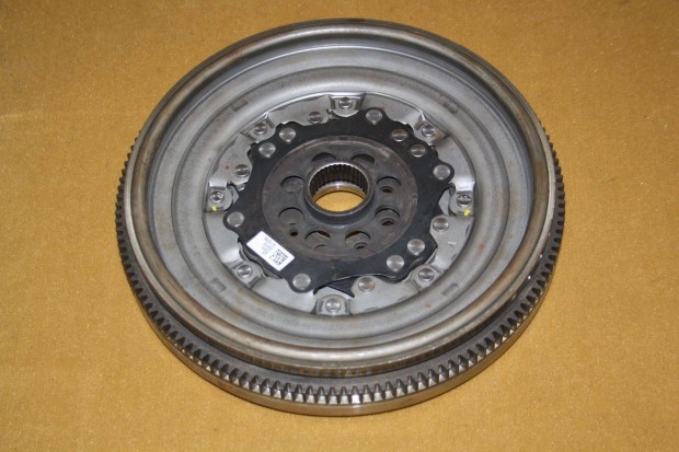 VW R-Golf - AUDI S3 7 seb. DSG lendkerk 04L105266L