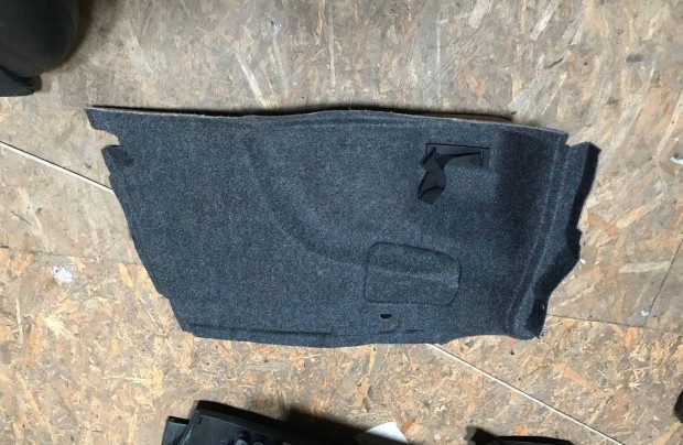 VW Scirocco - Bal csomagtér burkolat 1K8 867 427 F