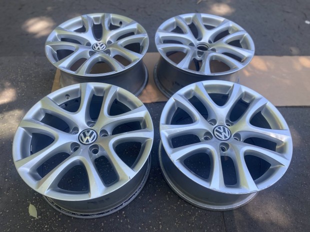 VW Scirocco gyri alufelni szett 8x17" 5x112 