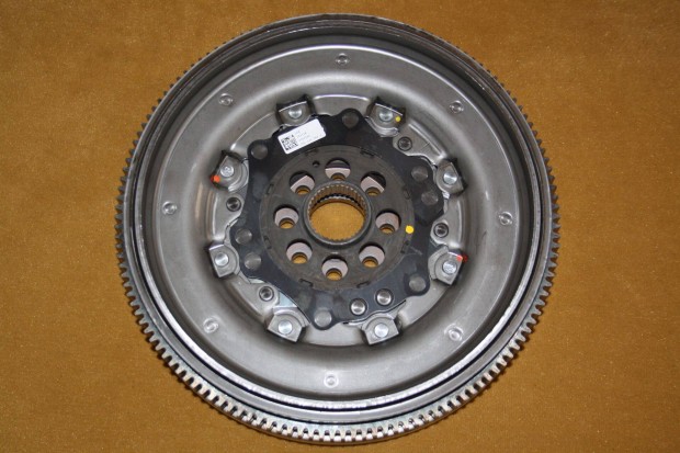 VW Seat Skoda AUDI 7 seb.DSG lendkerék 05L105266K 05L105266J