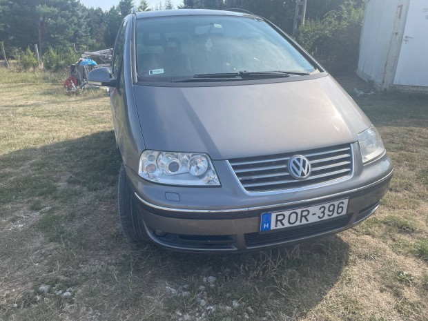 VW Sharan 7 szemlyes 2.0 motor 140 Le