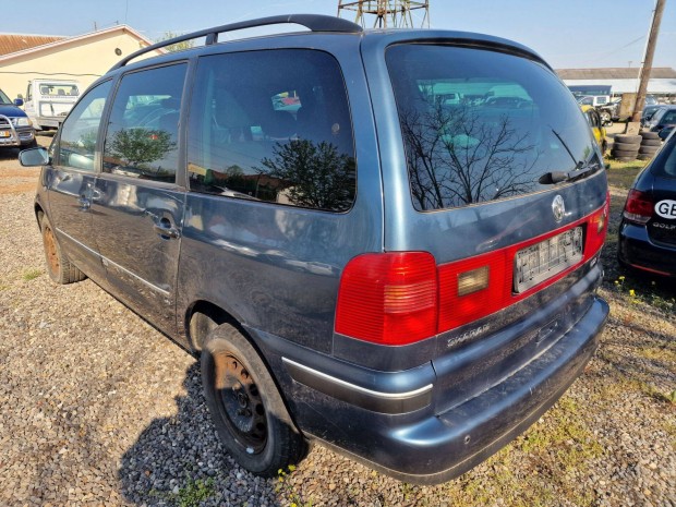 VW Sharan SEAT Alhambra Csomagtrajt Hts Szlvd Lmpa Ablaktrl