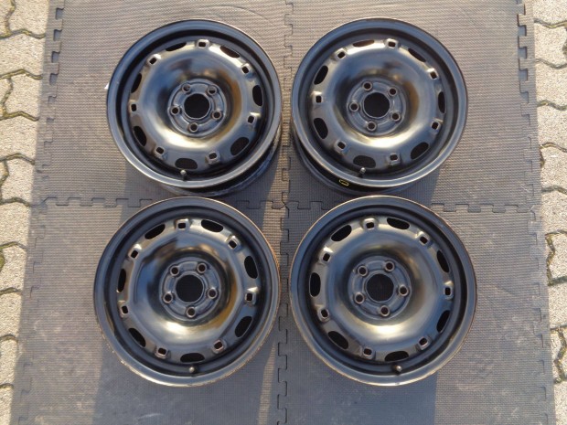 VW-Skoda lemezfelni 14-es, 5�100-as oszt�val sz�p �llapotban elad�