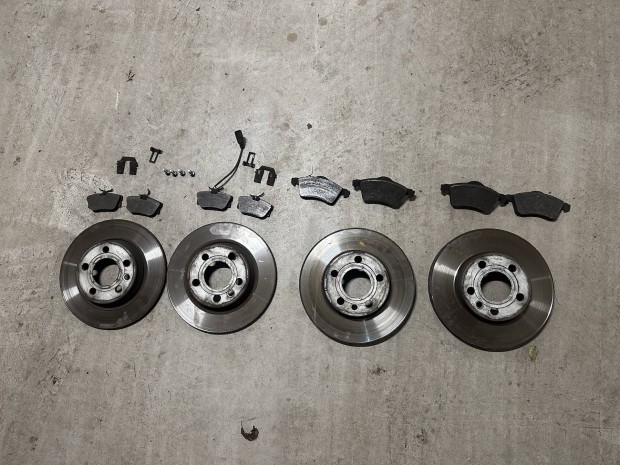 VW T4 1LU Fek szet Fk Tarcsa + Fk Betet Ell Hatul