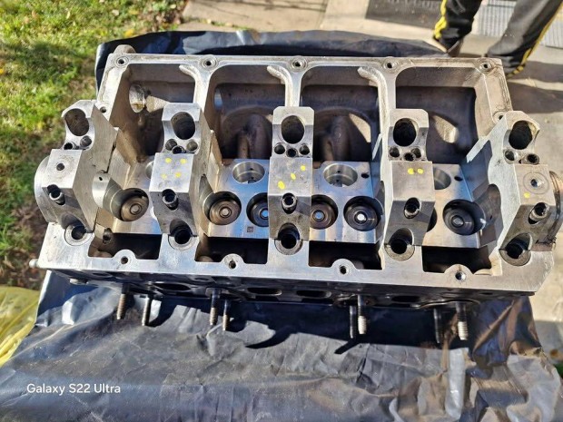 VW T5 1.9 PDTDI fel�j�tott hengerfej