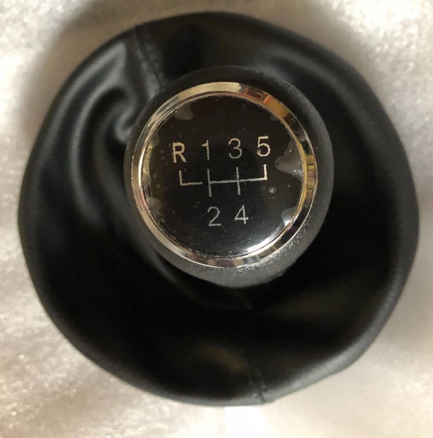 VW T5 5 sebess�ges v�lt�szoknya