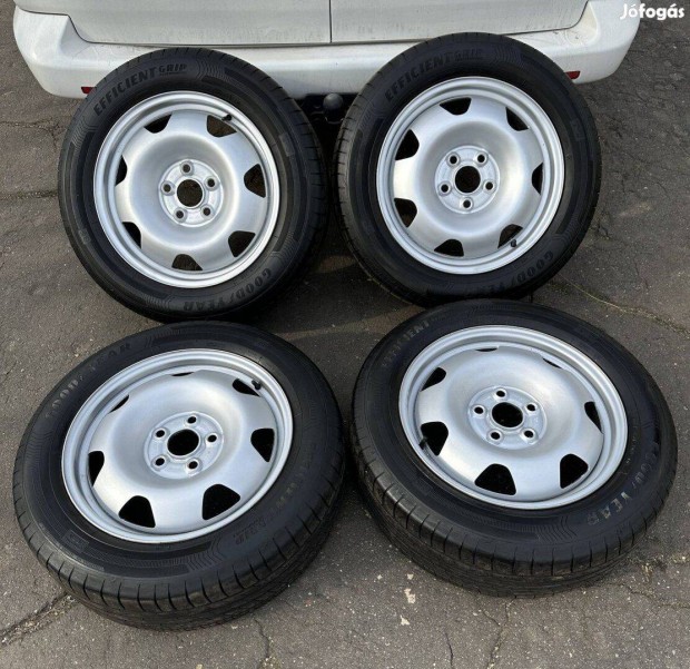 VW T5 T6 Multivan gyri nyrigumiszett Good&Year 215/60 R17