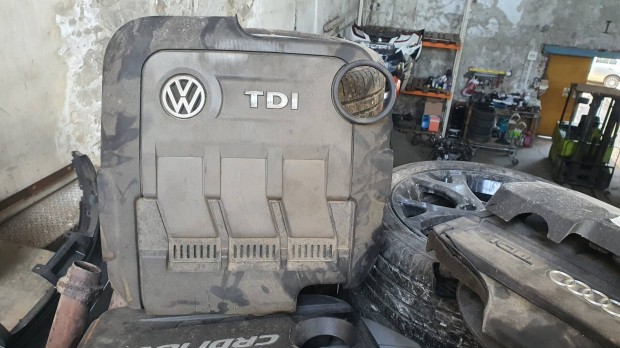 VW TDI Fels motorburkolat vd 