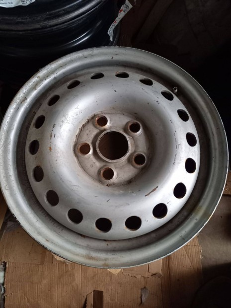 VW T-4 gyri felni elad
