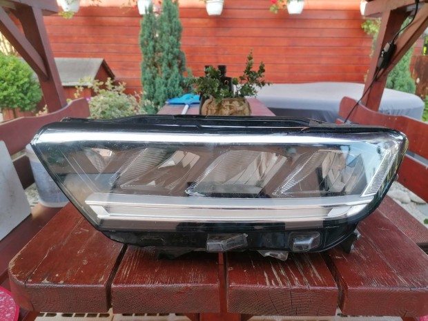 VW T-Roc gy�ri bontott bal oldali f�nysz�r�. 